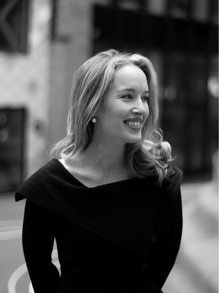 Portrait of Julia Wiese, founder and CEO of Robe.